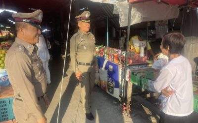 ตรวจเยี่ยมพบปะประชาชน สอบถามปัญหา อาชญากรรม และเรื่องเดือดร้อน ตามร้านสะดวกซื้อ และตลาดสดในเขตเทศบาล