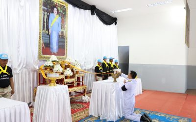 ร่วมพิธีถวายน้ำสรงพระบรมศพ เบื้องหน้าพระฉายาลักษณ์ และพิธีลงนามแสดงความอาลัยถวายแด่สมเด็จพระนางเจ้าสิริกิติ์ พระบรมราชินีนาถ พระบรมราชชนนีพันปีหลวง