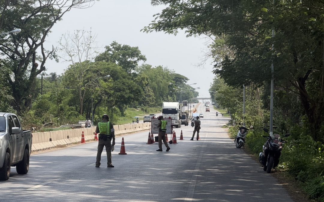 ชุดจราจร สภ.หนองวัวซอ ตั้งจุดตรวจกวดขันวินัยจราจร